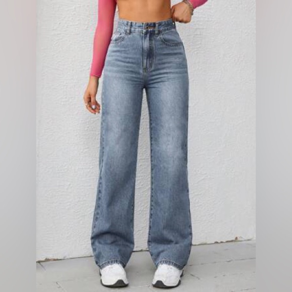 SHEIN Loose Fit Blue Jeans